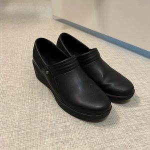 Infinity Leather Work Wedges